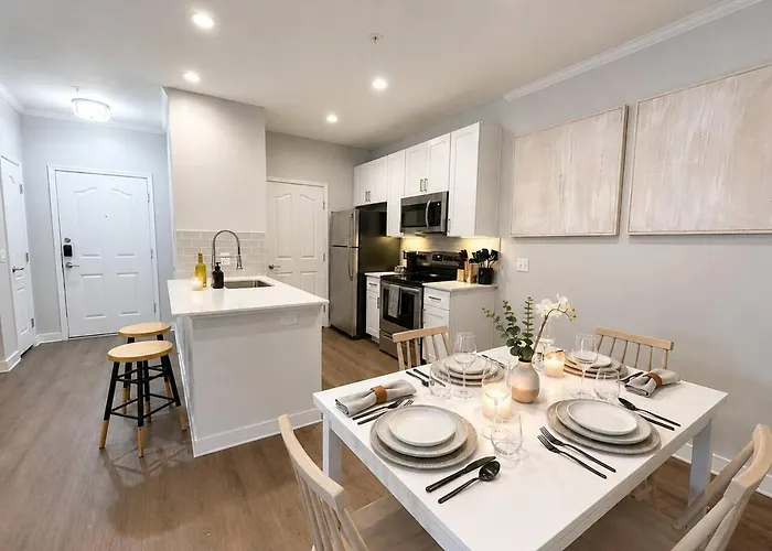 Resort-style 1br 4 Pools & Fitness, Free Parking * Scottsdale